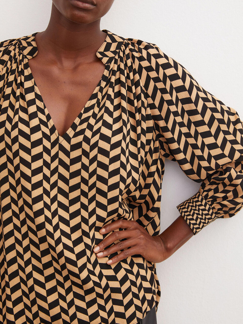 ROSANDA BRUNMØNSTRETE BLUSE
