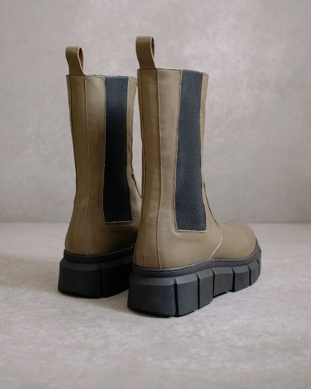 ARMOR KHAKI BOOTS