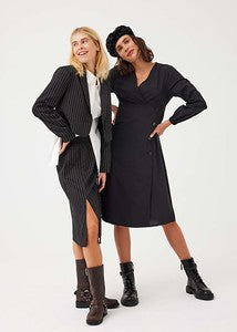 LOVIN SKJØRT M/SPLITT SORT