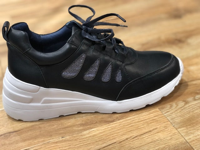 SNEAKERS E