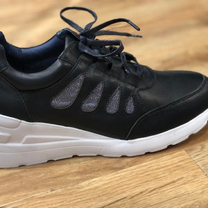 SNEAKERS E