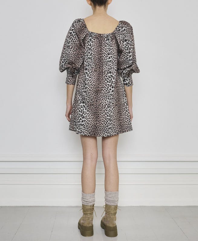 VICKY SHORT LEOPARD KJOLE