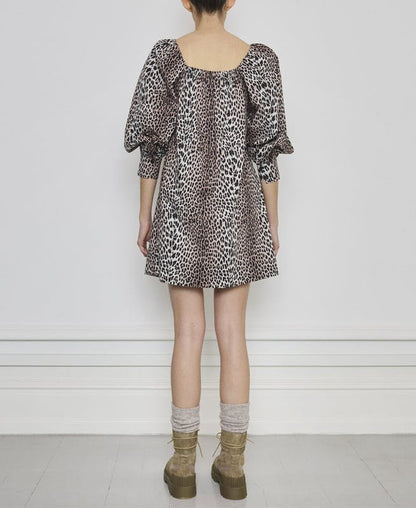 VICKY SHORT LEOPARD KJOLE