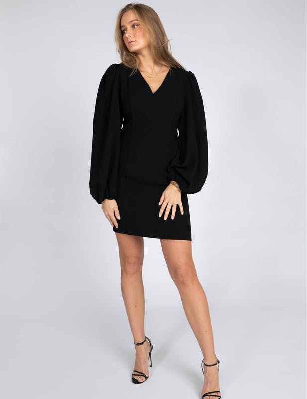 OLIANA SHORT SORT KJOLE
